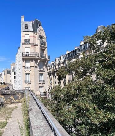 Le Bellune Hotel Paris - Petite ceinture footing active walking Paris porte de versailles