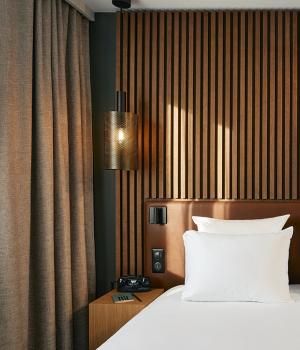 Le Bellune Hotel & Spa Paris - indoor pool access with room