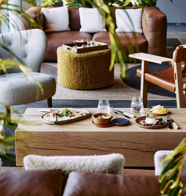 Le Bellune Hotel & Spa Paris - spa with pool and cocktail bar